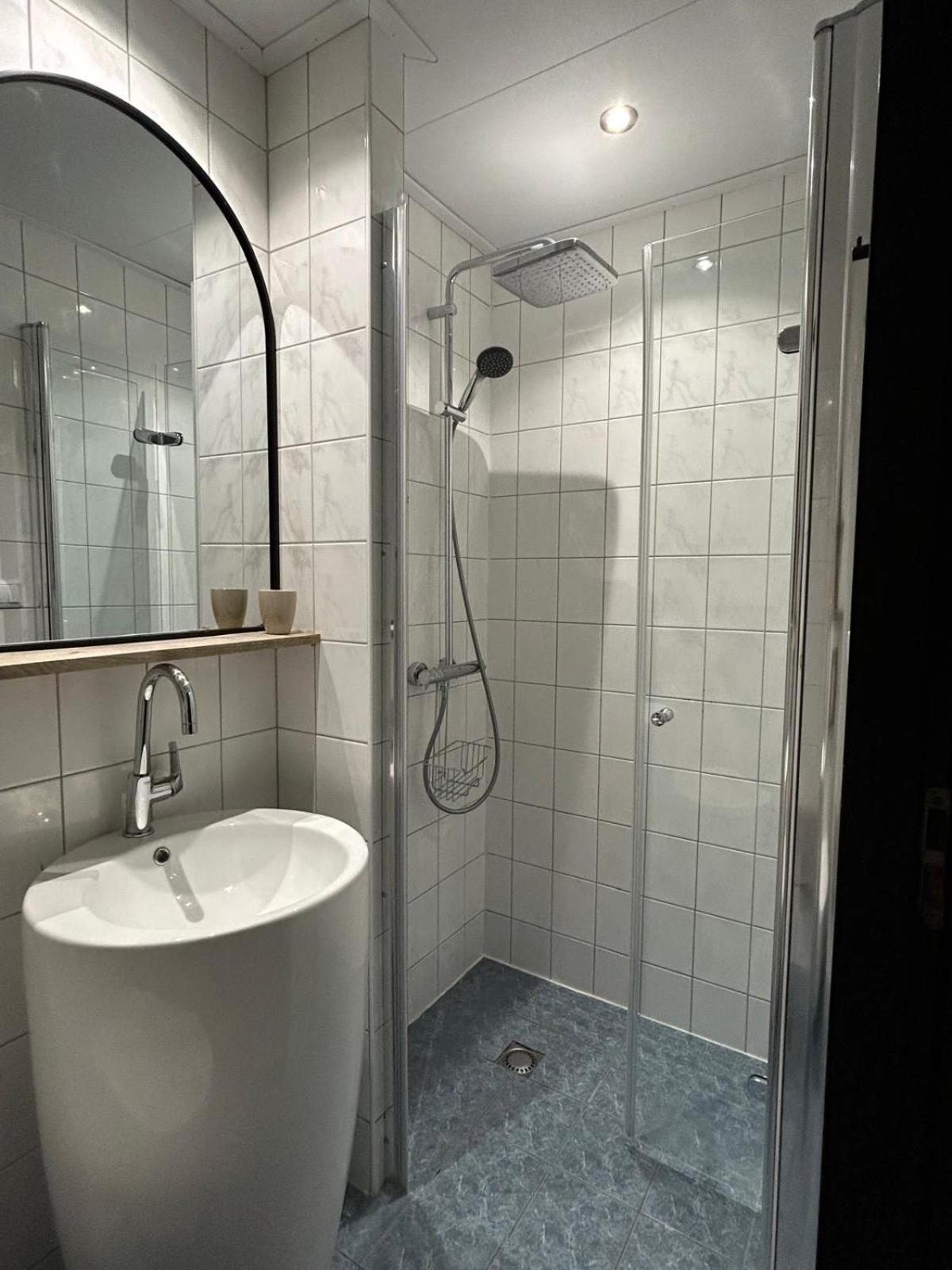 Holiday home Vrijstaande Luxe Vakantiewoning Met Grote Tuin, Veel Privacy En Prachtige Geesbrug