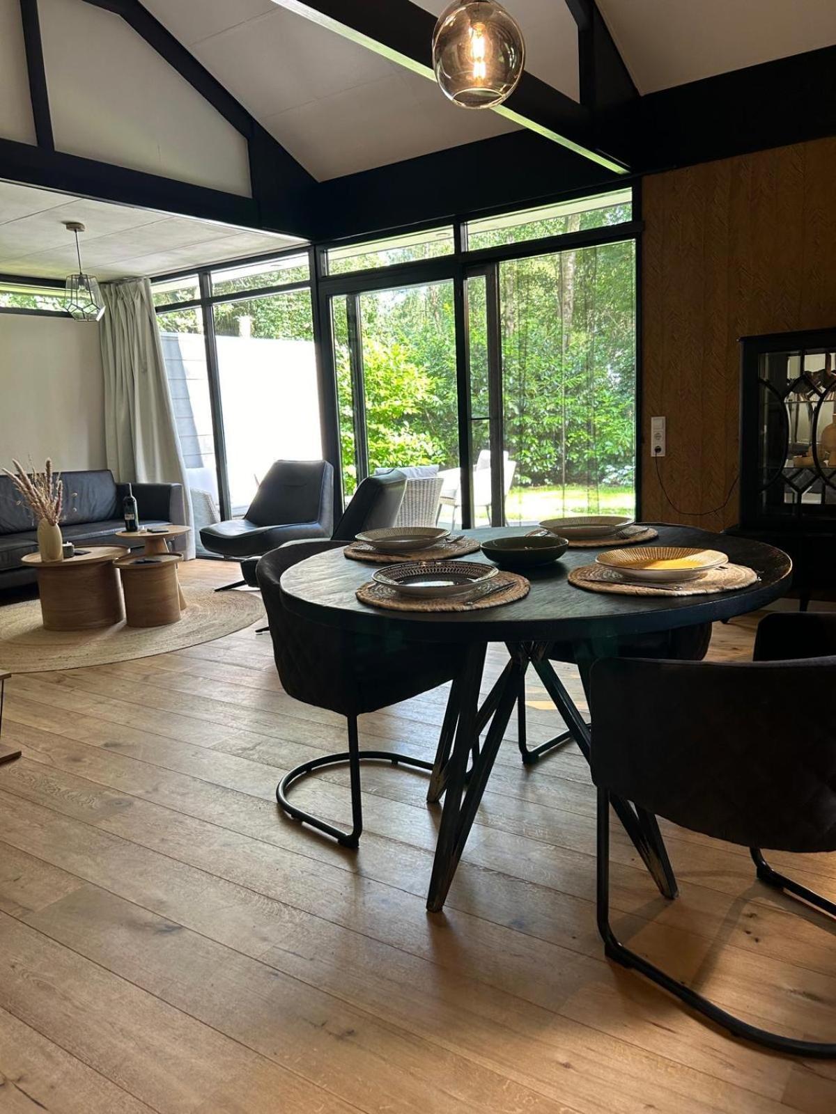 Vrijstaande Luxe Vakantiewoning Met Grote Tuin, Veel Privacy En Prachtige *